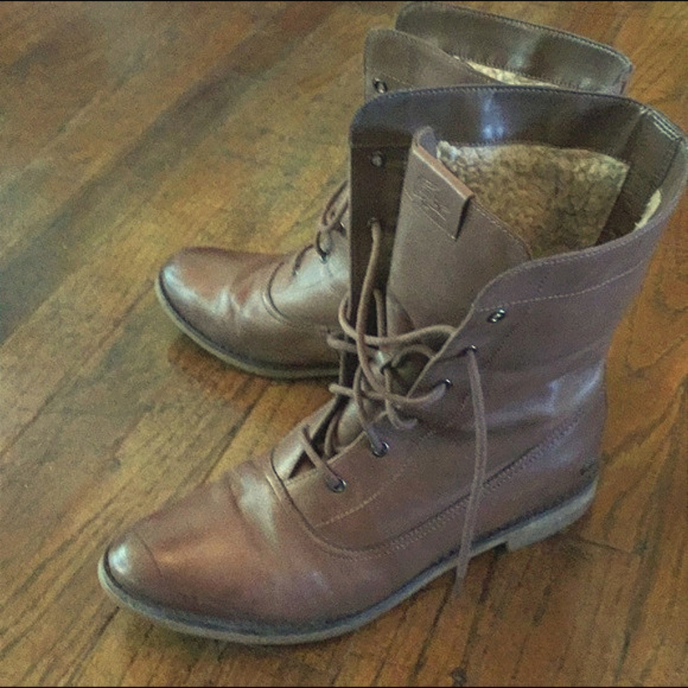 Women’s Lacoste Leather Lace Up Boots Shearling